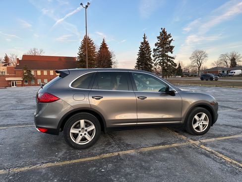Used 2012 Porsche Cayenne image 8