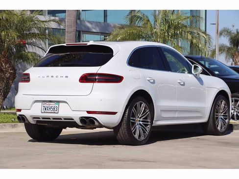 Used 2017 Porsche Macan Turbo image 18