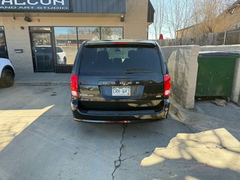 Used 2018 Dodge Grand Caravan SE image 14