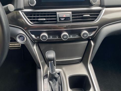 Used 2018 Honda Accord Sport image 10