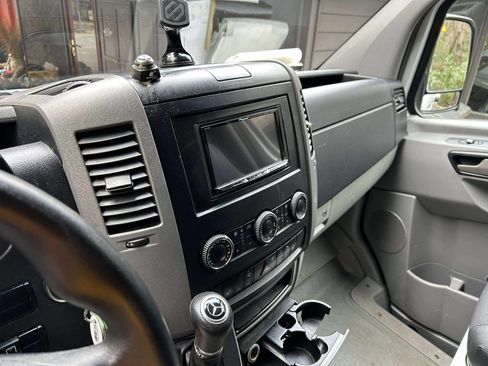 Used 2015 Mercedes-Benz Sprinter 2500 image 10