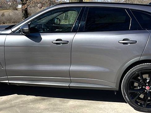 Used 2020 Jaguar F-PACE SVR image 1