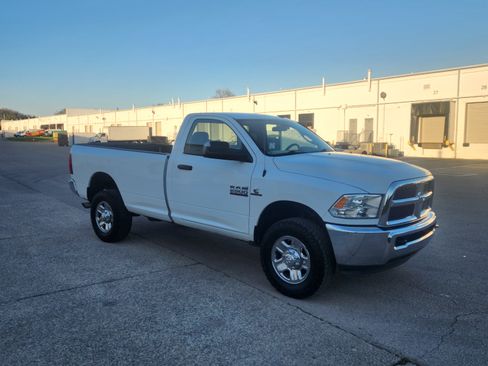 Used 2018 RAM 2500 Tradesman w/ Chrome Appearance Group image 9