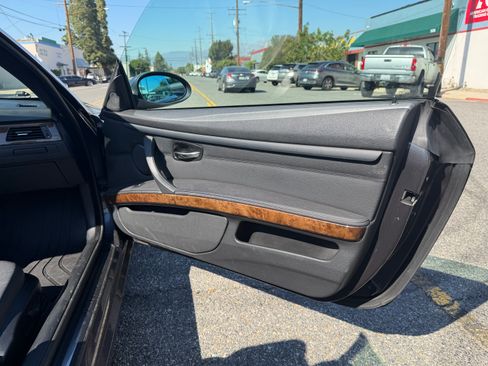 Used 2008 BMW 335i Convertible image 18