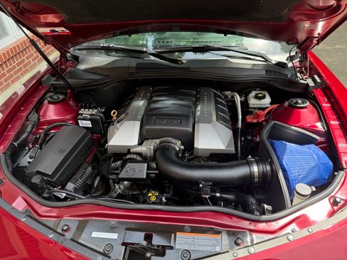 Used 2010 Chevrolet Camaro SS w/ RS Package RWD image 9