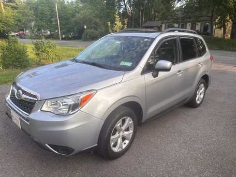 Used 2016 Subaru Forester 2.5i Premium AWD/4WD image 1