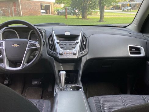 Used 2011 Chevrolet Equinox LT FWD image 13