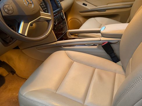 Used 2010 Mercedes-Benz ML 350 4MATIC image 9