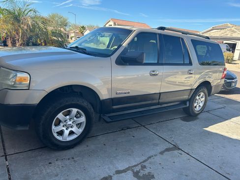 Used 2007 Ford Expedition EL XLT image 1