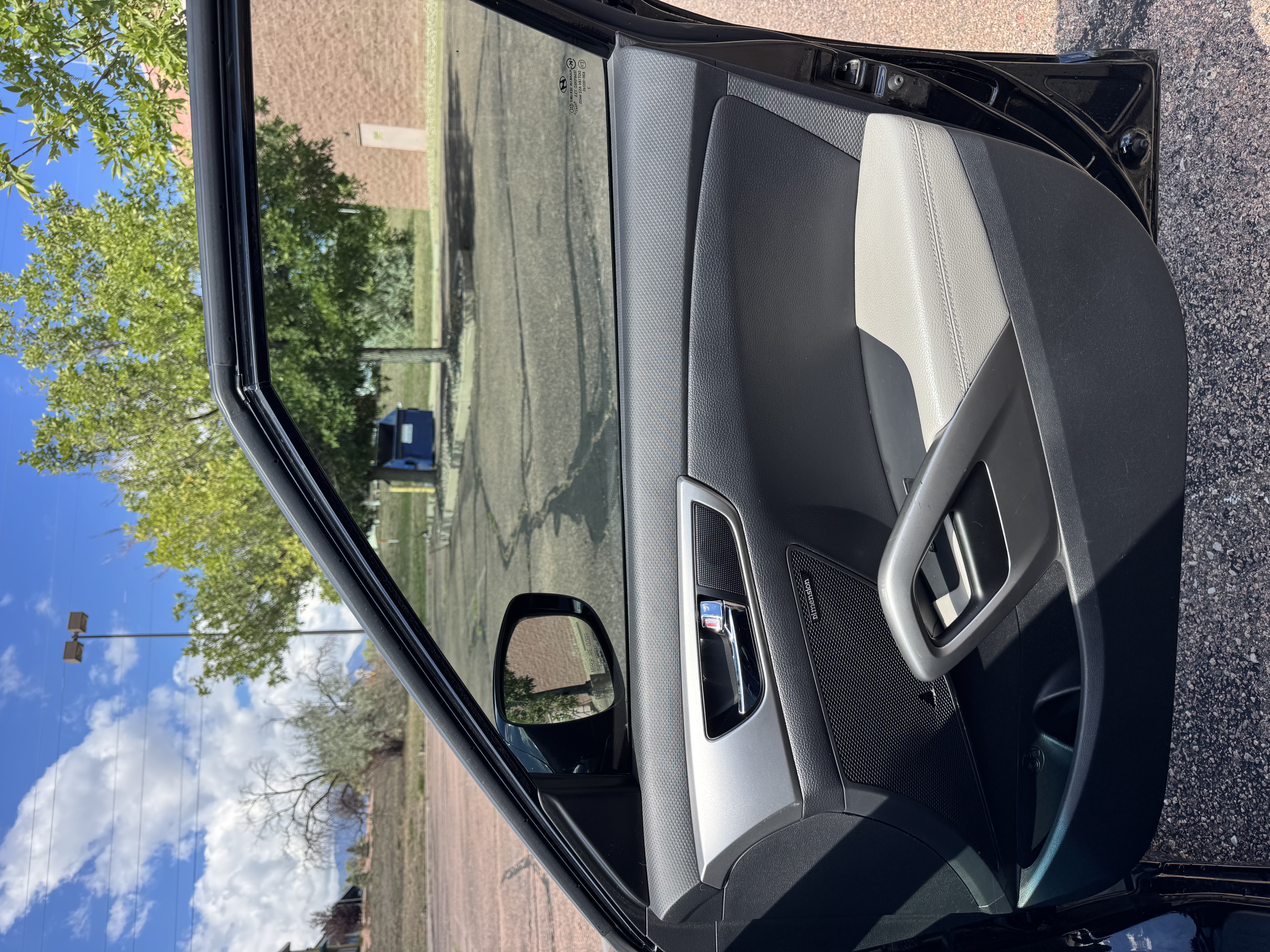 Used 2013 Hyundai Veloster w/ Style Pkg FWD image 12