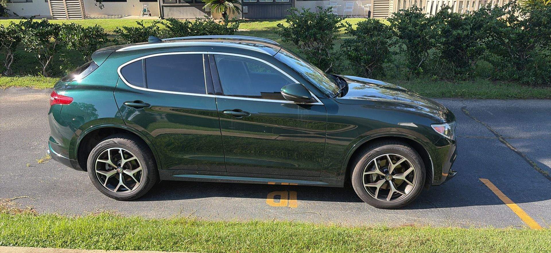 Used 2020 Alfa Romeo Stelvio Ti AWD/4WD image 4