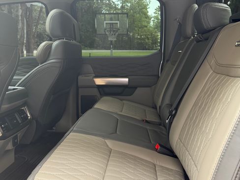 Used 2025 Ford F350 Platinum w/ Platinum Plus Package image 8