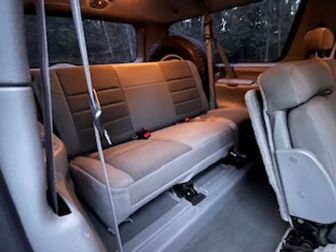 Used 2005 Ford Excursion XLT image 9