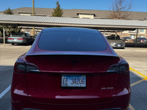Used 2023 Tesla Model Y Performance image 5