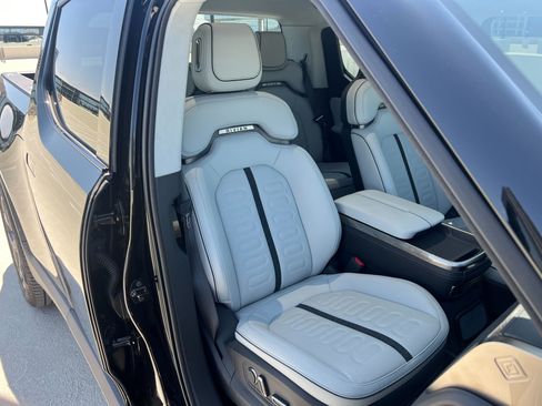 Used 2023 Rivian R1T Adventure image 12