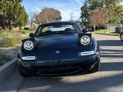 Used 1997 MAZDA MX-5 Miata image 2