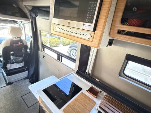 Used 2021 Mercedes-Benz Sprinter 2500 image 8