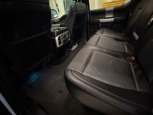 Used 2017 Ford F150 Lariat w/ Equipment Group 502A Luxury AWD/4WD image 16