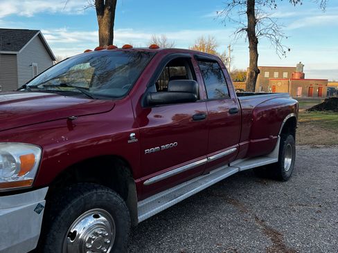 Used 2006 Dodge Ram 3500 Truck Laramie image 4