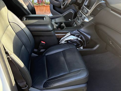 Used 2019 Chevrolet Suburban LT image 13