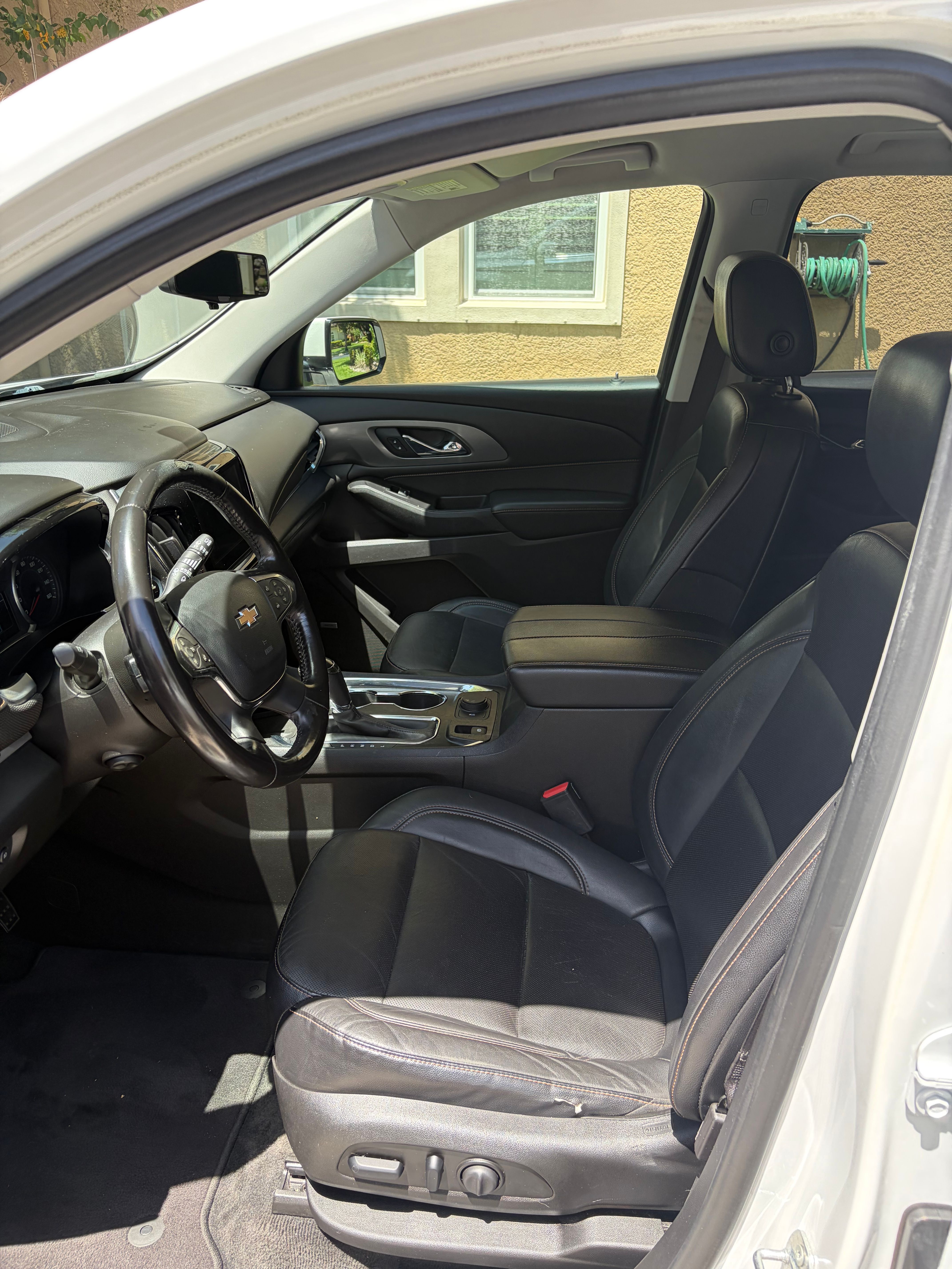 Used 2018 Chevrolet Traverse Premier FWD image 11