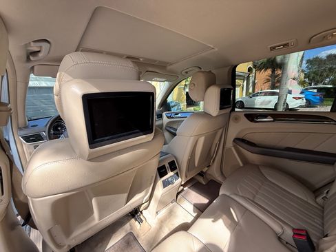 Used 2016 Mercedes-Benz GL 450 4MATIC image 6