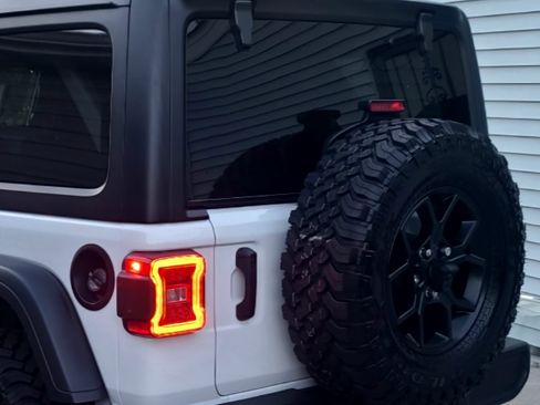 Used 2024 Jeep Wrangler Unlimited Sport image 26