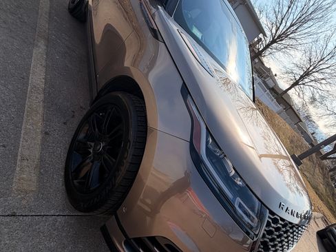 Used 2018 Land Rover Range Rover Velar R-Dynamic SE image 8