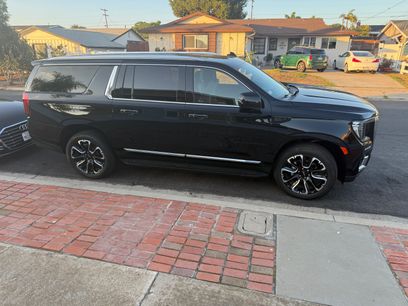 Used 2024 GMC Yukon XL SLT w/ SLT Luxury Package