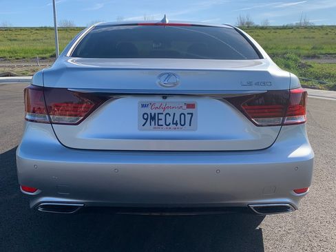 Used 2015 Lexus LS 460 w/ Comfort Package image 6