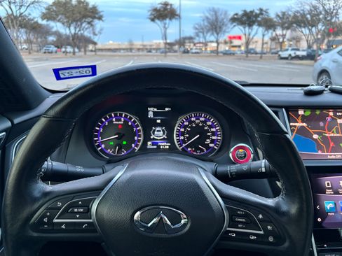 Used 2017 INFINITI Q60 3.0t w/ Premium Plus Package 3.0T image 9