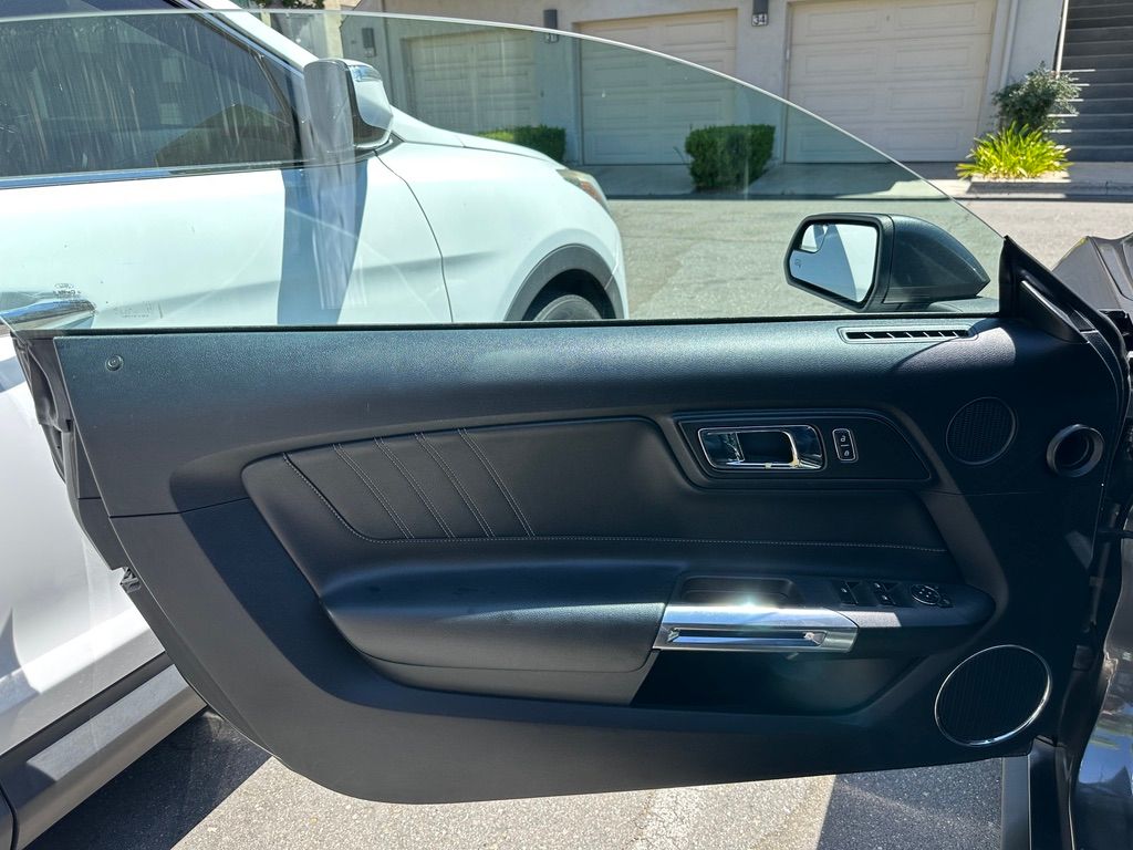 Used 2015 Ford Mustang Premium RWD image 8