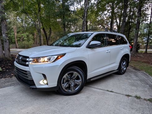 Used 2019 Toyota Highlander Limited Platinum AWD/4WD image 29