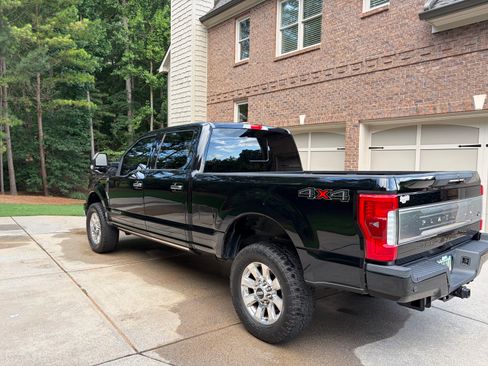 Used 2017 Ford F250 Platinum AWD/4WD image 5