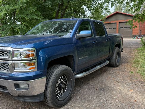 Used 2015 Chevrolet Silverado 1500 LT w/ LT Convenience Package AWD/4WD image 2