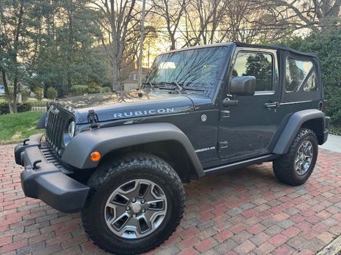 Used 2017 Jeep Wrangler Rubicon w/ Power Convenience Group image 13