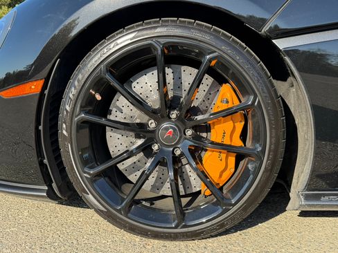 Used 2018 McLaren 570S Spider RWD image 10