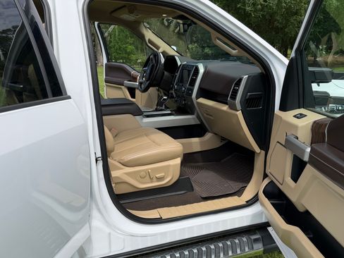 Used 2019 Ford F150 Lariat AWD/4WD image 17