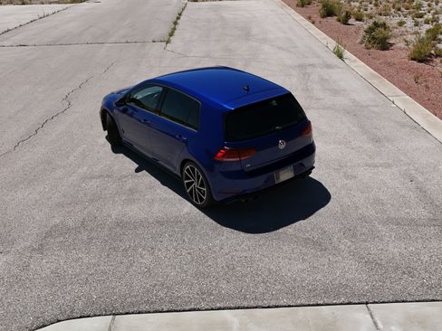 Used 2019 Volkswagen Golf 4-Door AWD/4WD image 11