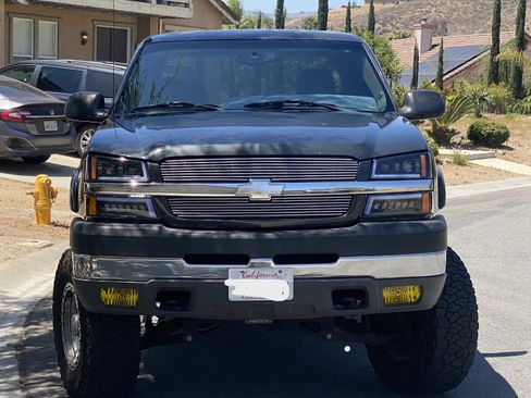 Used 2004 Chevrolet Silverado 2500 LS RWD image 1