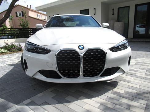 Used 2023 BMW 430i 430i Coupe 2D w/ Convenience Package image 2