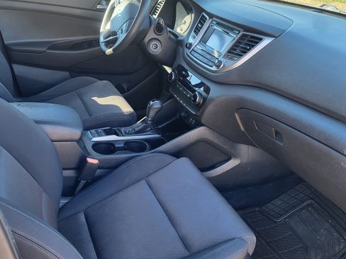 Used 2017 Hyundai Tucson SE image 9