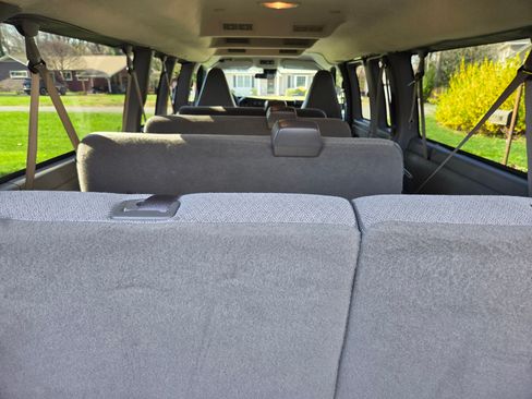 Used 2019 Chevrolet Express 3500 LT w/ LT Preferred Equipment Group image 17