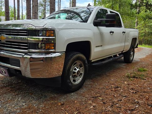 Used 2018 Chevrolet Silverado 2500 W/T w/ WT Convenience Package RWD image 4