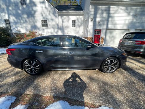 Used 2017 Nissan Maxima Platinum image 9