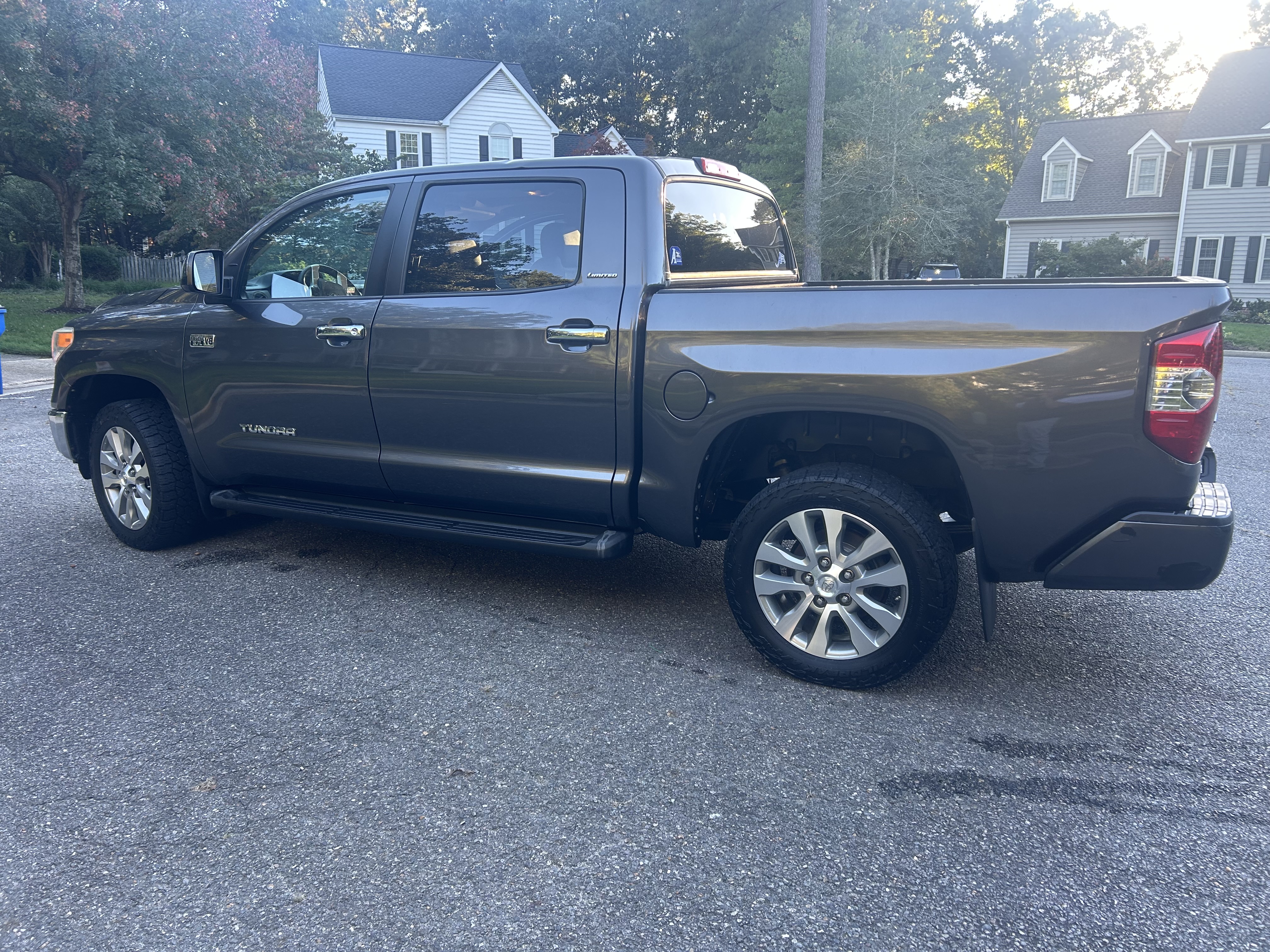 Used 2015 Toyota Tundra Limited w/ Limited Premium Package AWD/4WD image 22