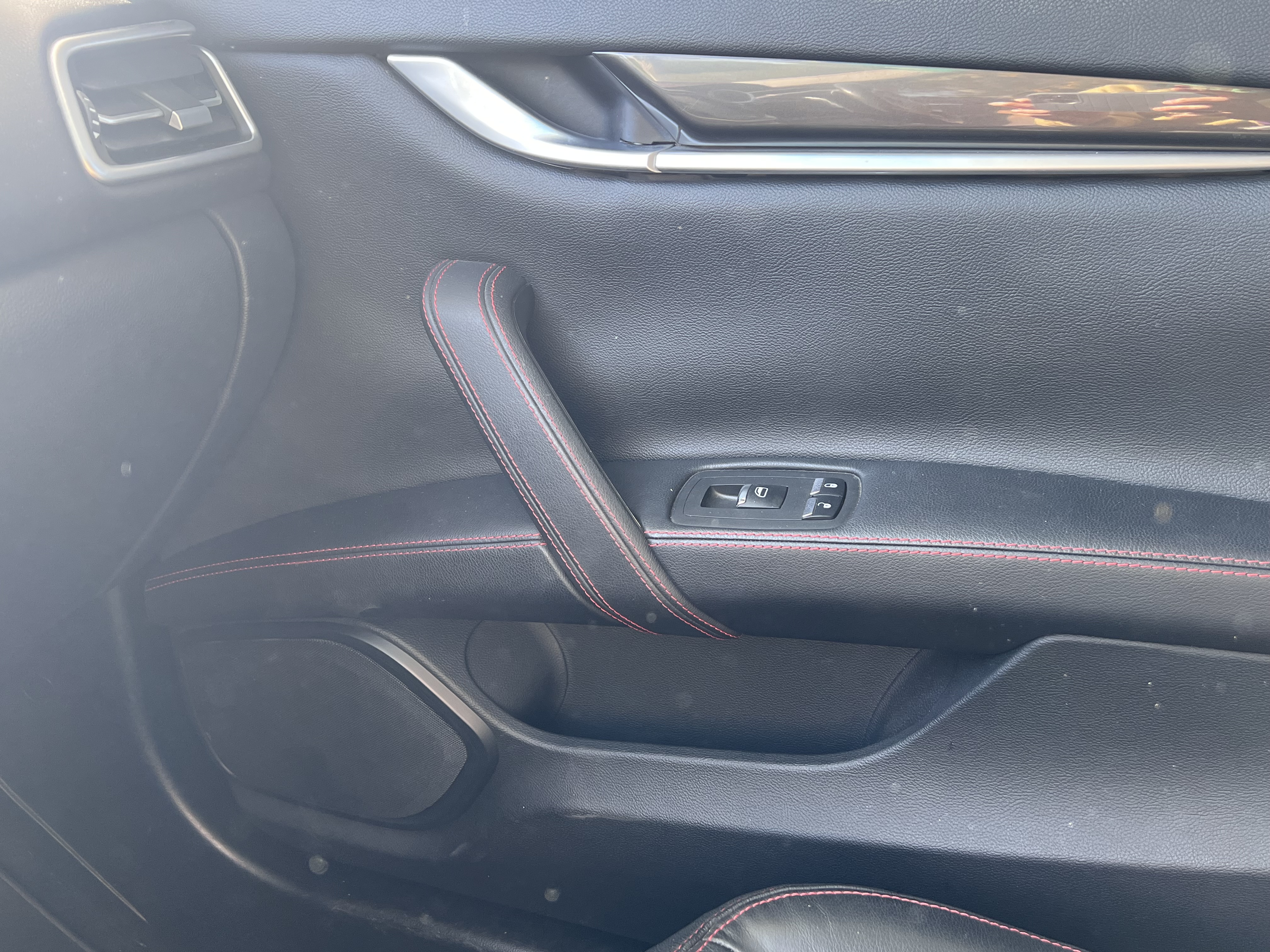 Used 2016 Maserati Ghibli RWD image 10