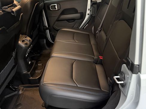 Used 2024 Jeep Wrangler Unlimited Rubicon 4xe image 12