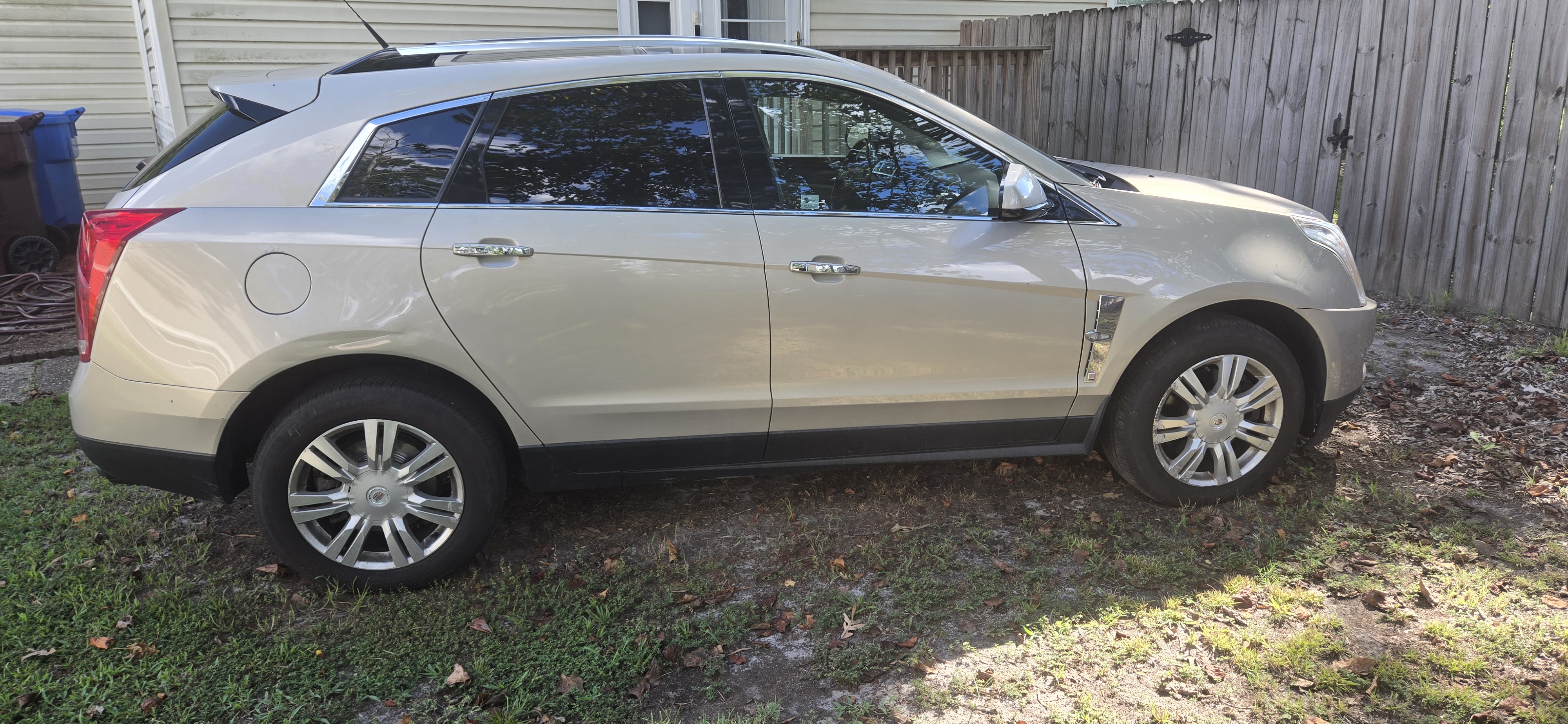 Used 2011 Cadillac SRX Luxury AWD/4WD image 14