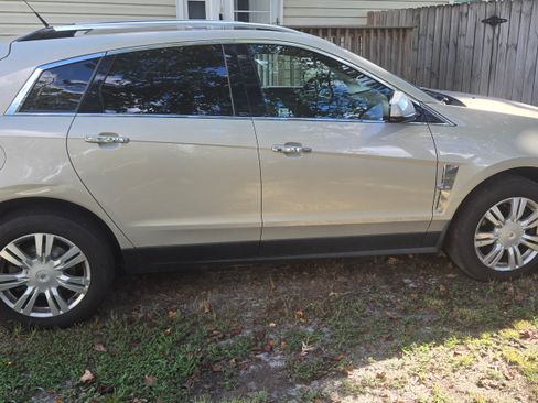 Used 2011 Cadillac SRX Luxury AWD/4WD image 14